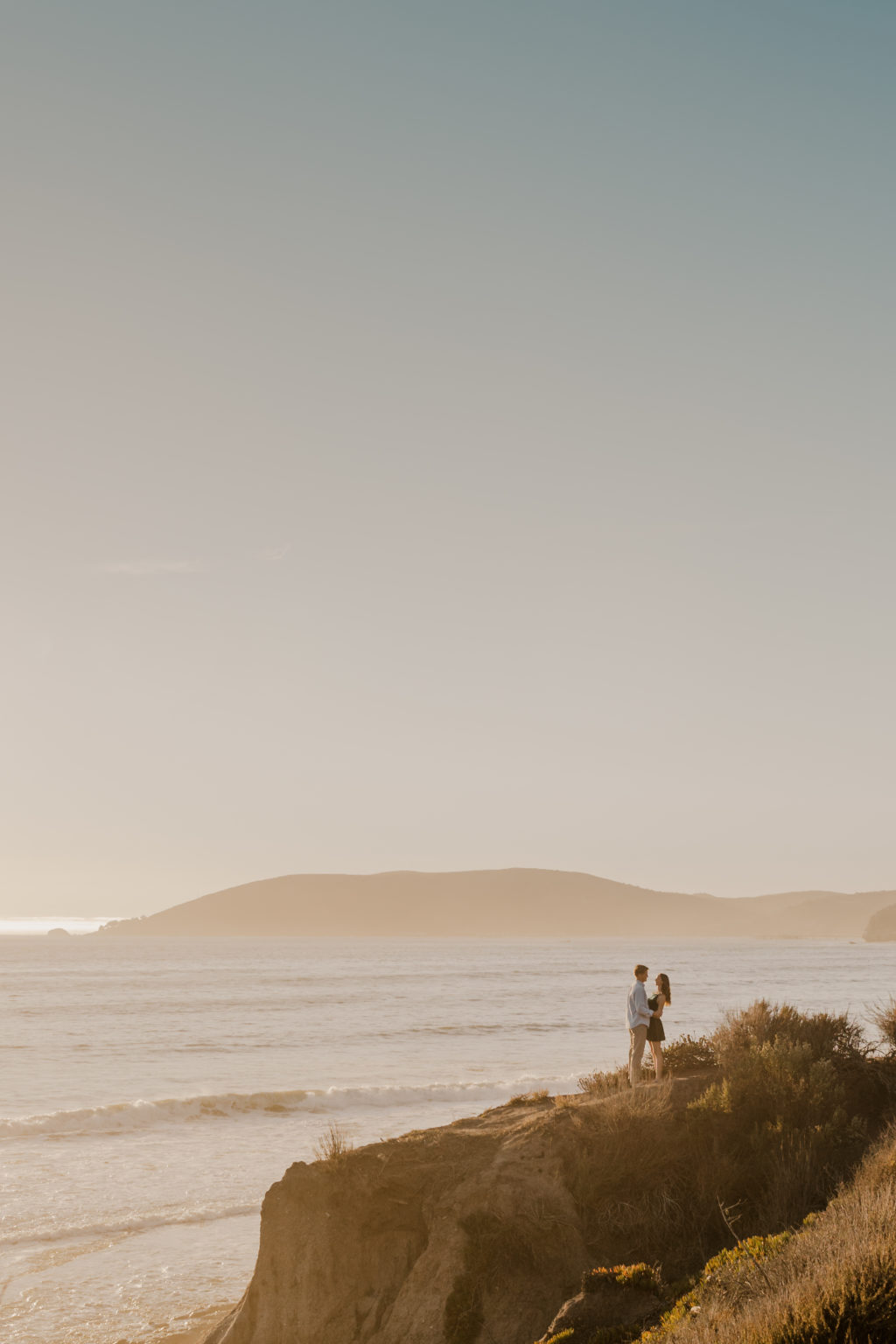 Engagement Photoshoot at Shell Beach | Eva & John - alyssafloresphoto.com