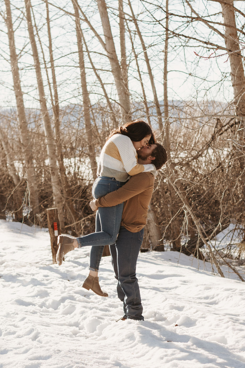 Snowy Winter Engagement Photos | Antonia & Brian