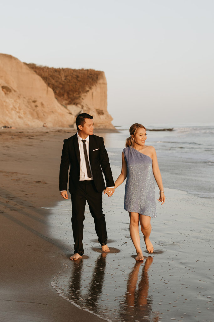 California engagement photos at sand dunes