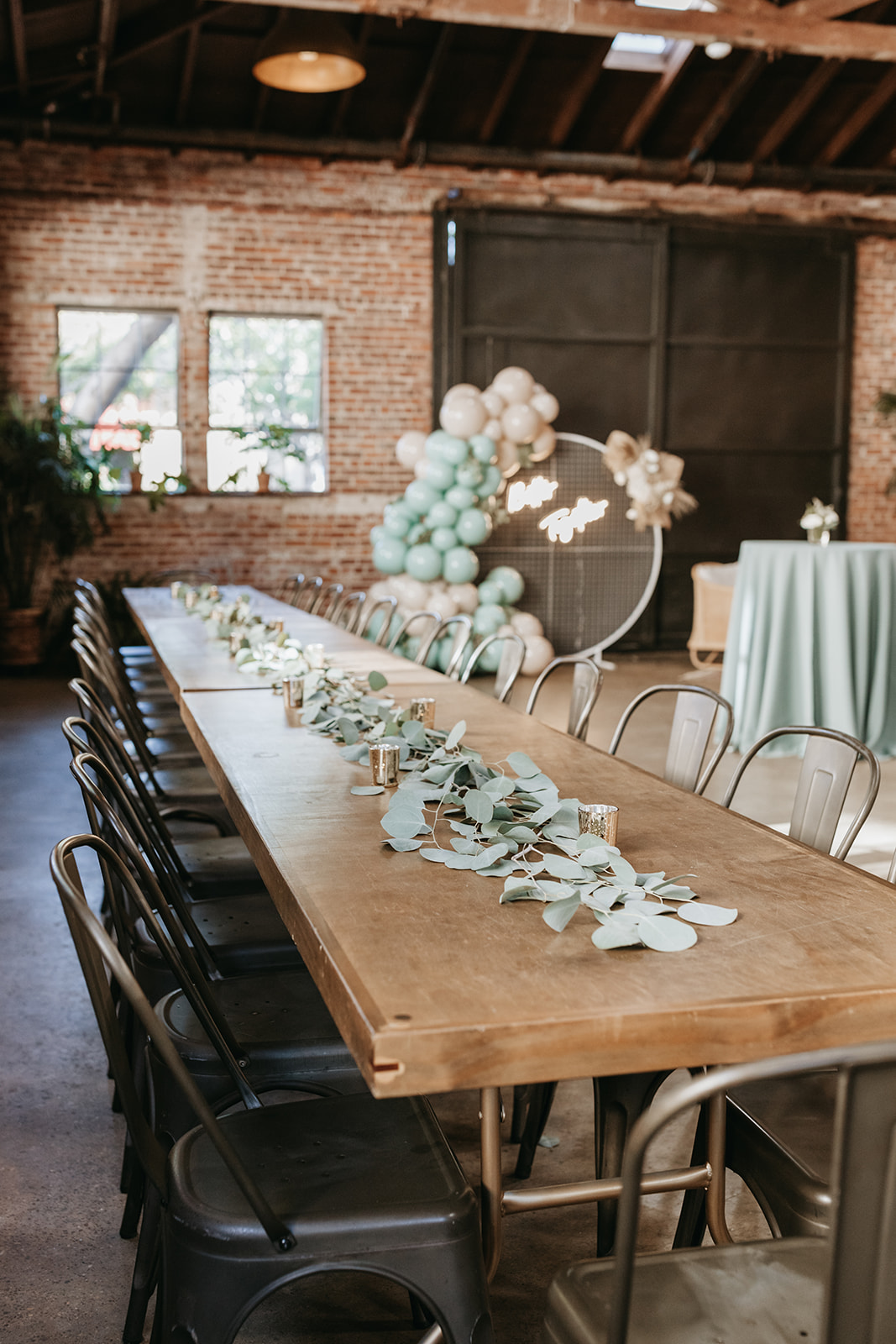 wedding table with wedding centerpiece decor