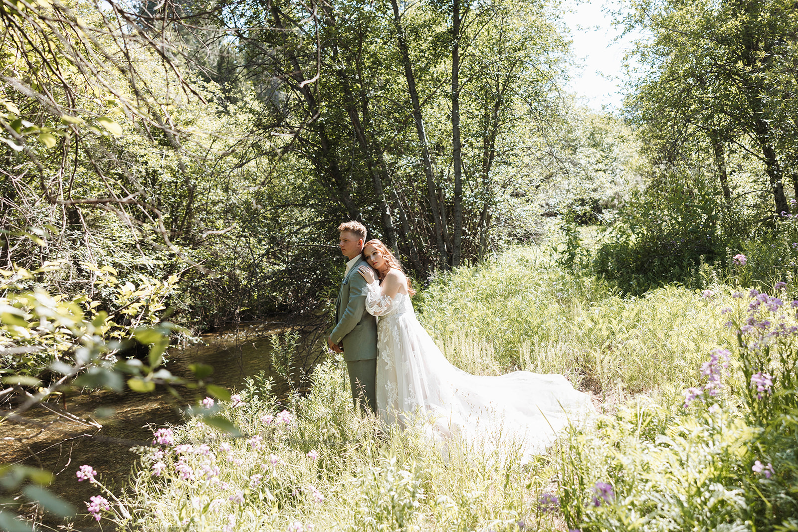 couple posing in northern california for their outdoor wedding