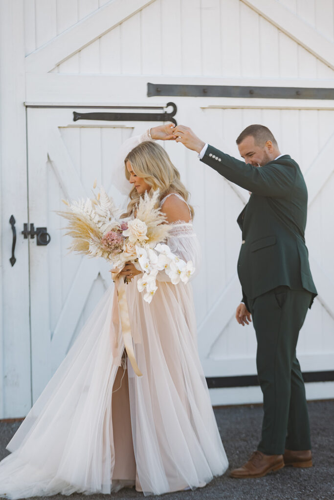 candid wedding photos of bride and groom
