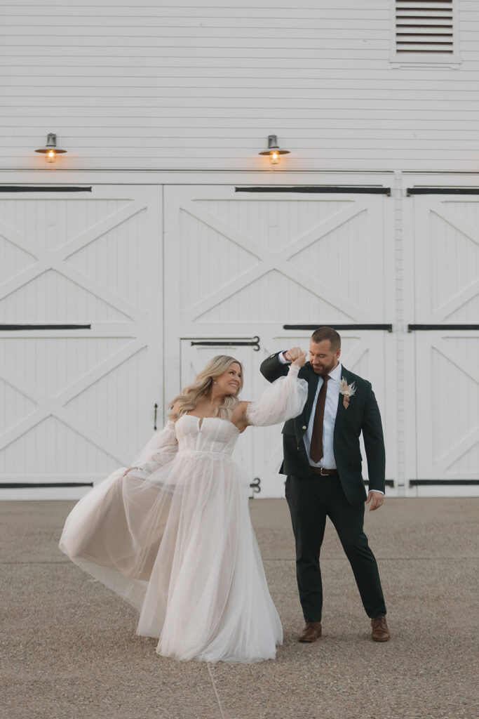 candid wedding photos of bride and groom
