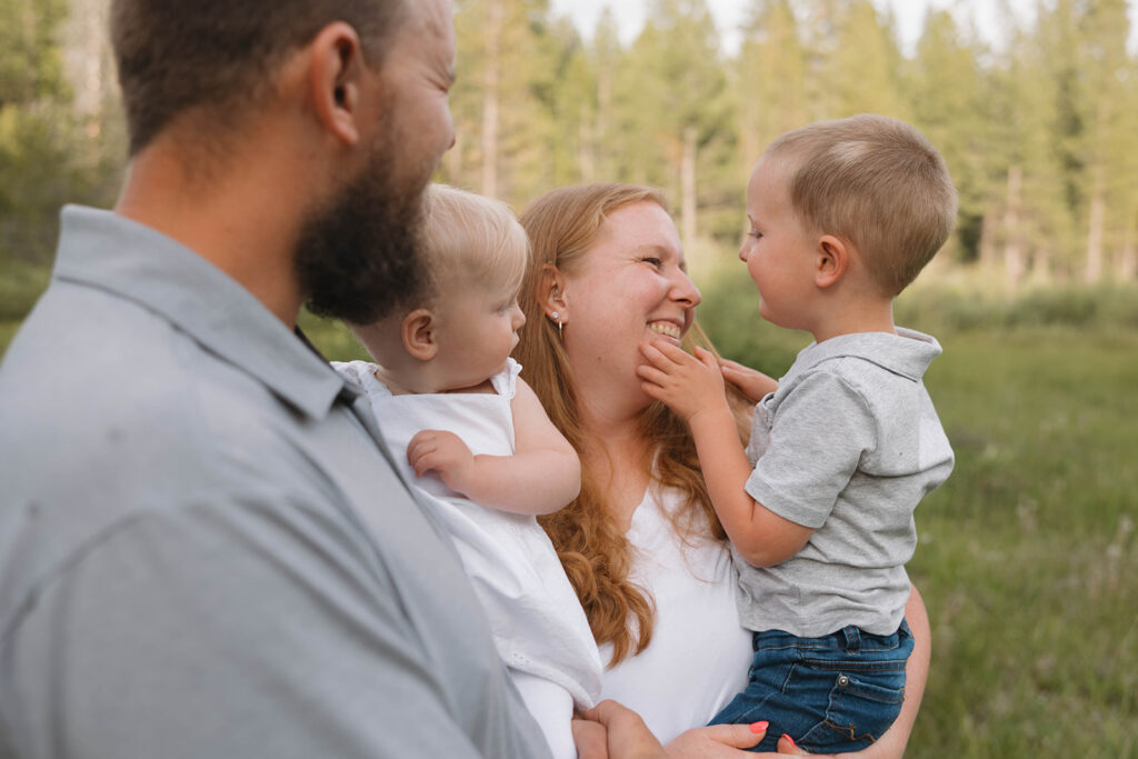 family posing for photos
