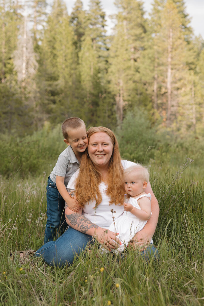 a family photo session in a field
