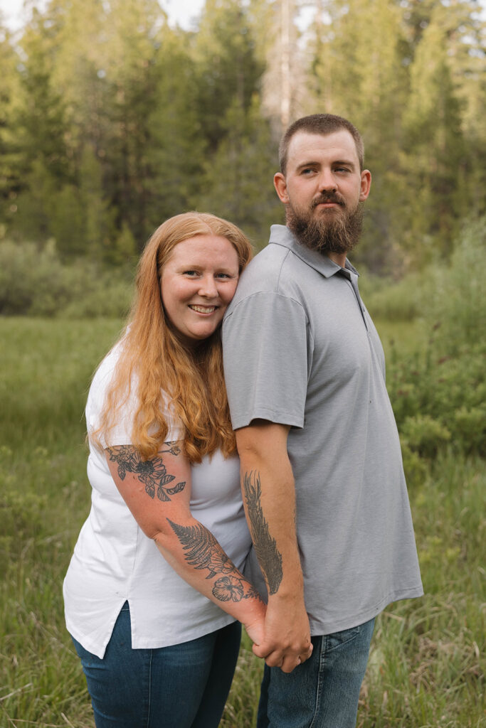 a family photo session in a field
