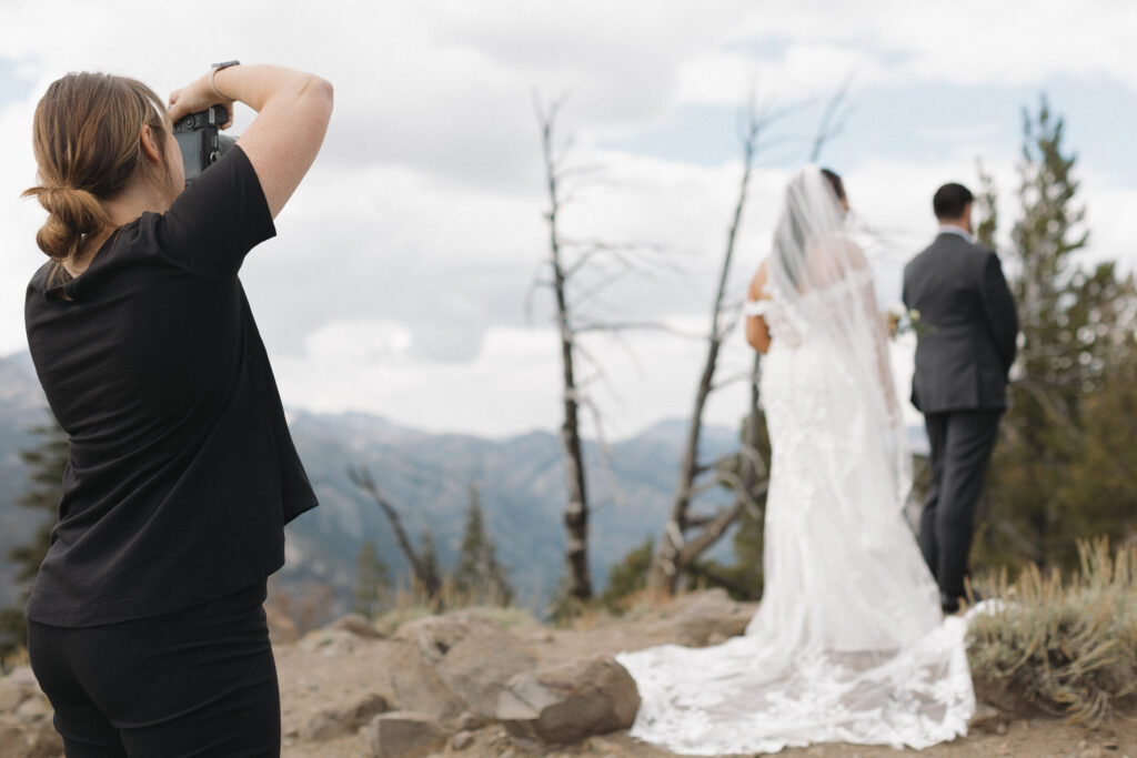 how to choose a wedding photographer for a calm wedding day